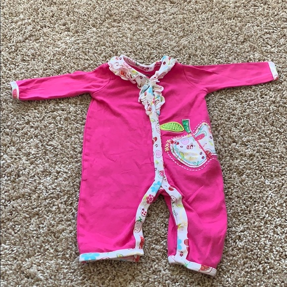 BabiesRUs Other - Baby girl onesie BabiesRUs Other - Baby girl onesie